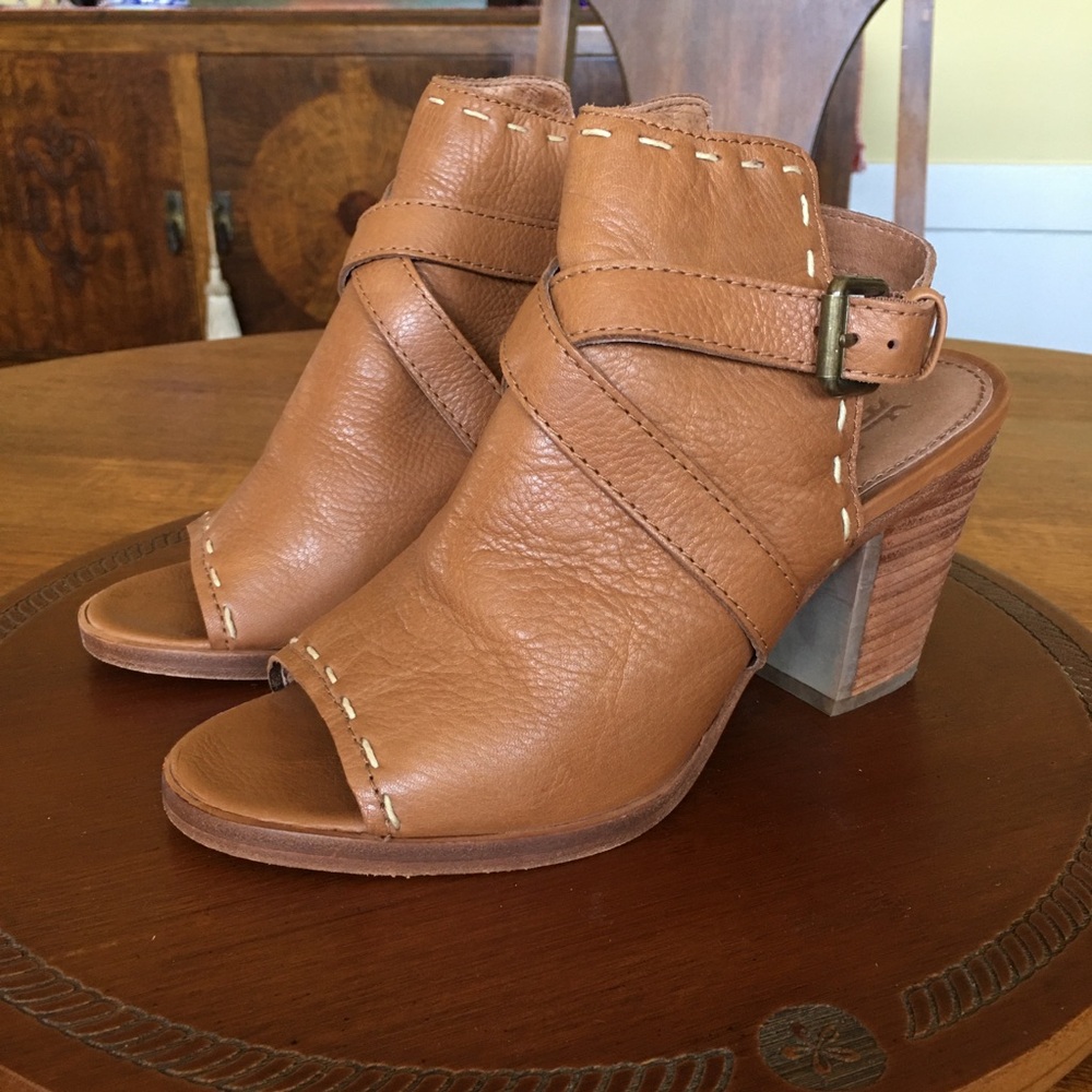 Frye Size 7 M DANI PICKSTITCH SHIELD Whiskey Leather Women’s Sandals